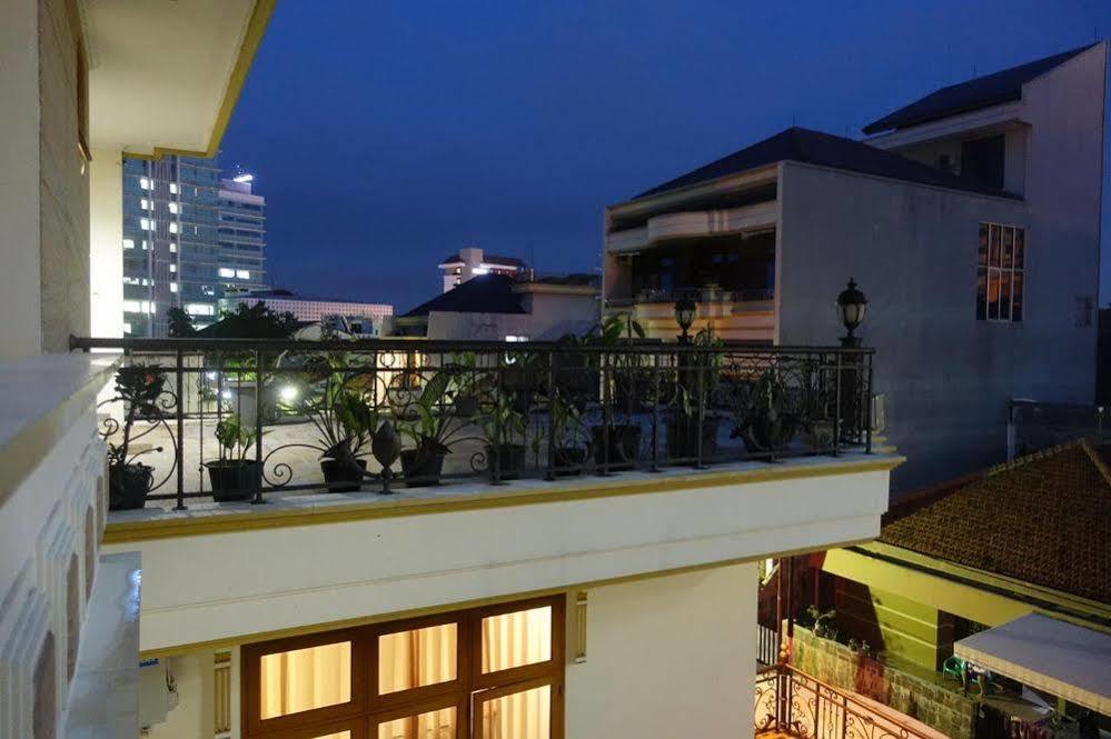 Hostel The Backpacker Semarang Exteriér fotografie